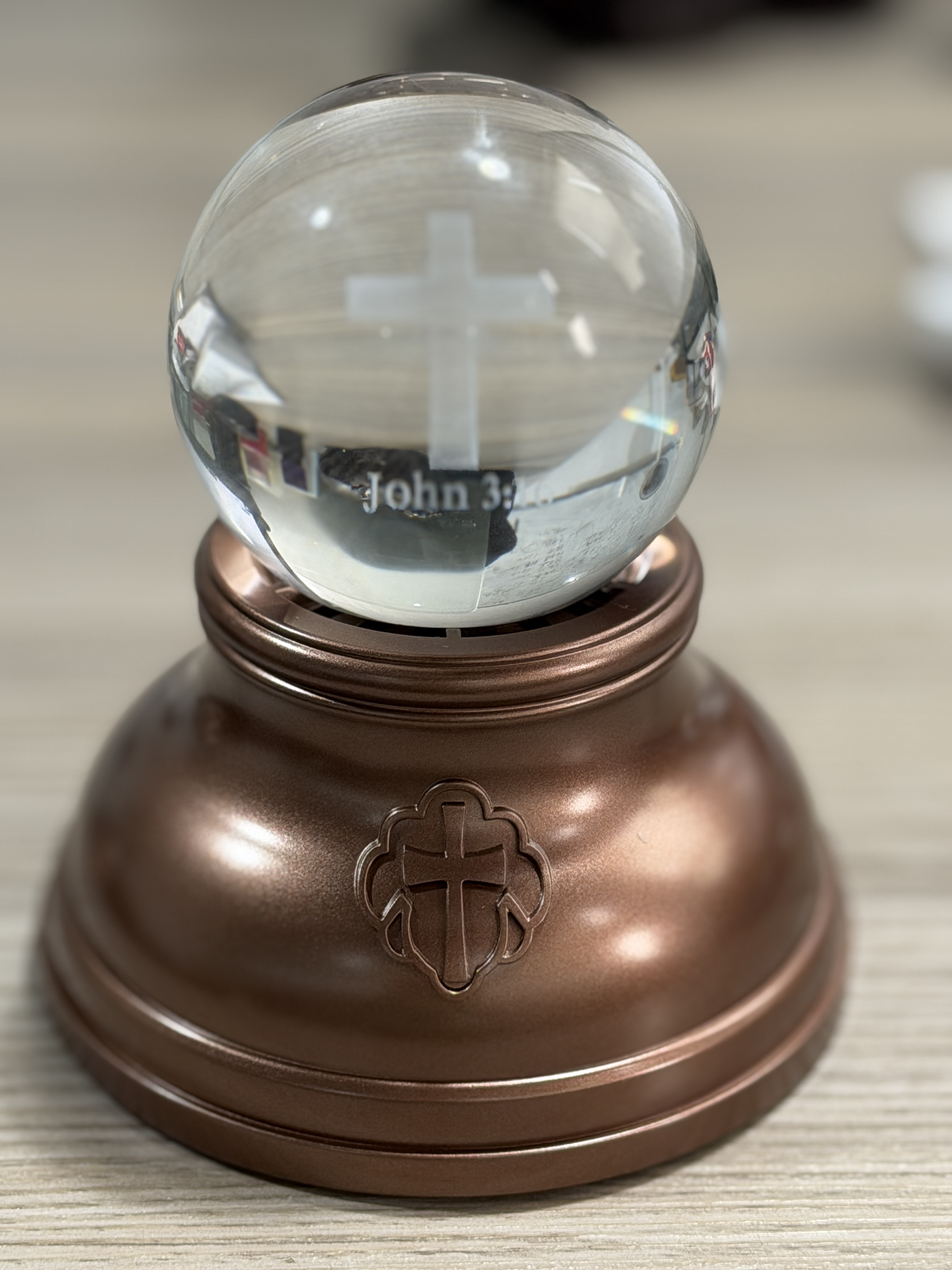 AHEHOLY globe night light with cross, John 3:16 inscription, and bronze-colored base